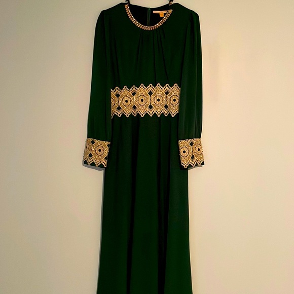 Woman’s long sleeve dress - Picture 2 of 7